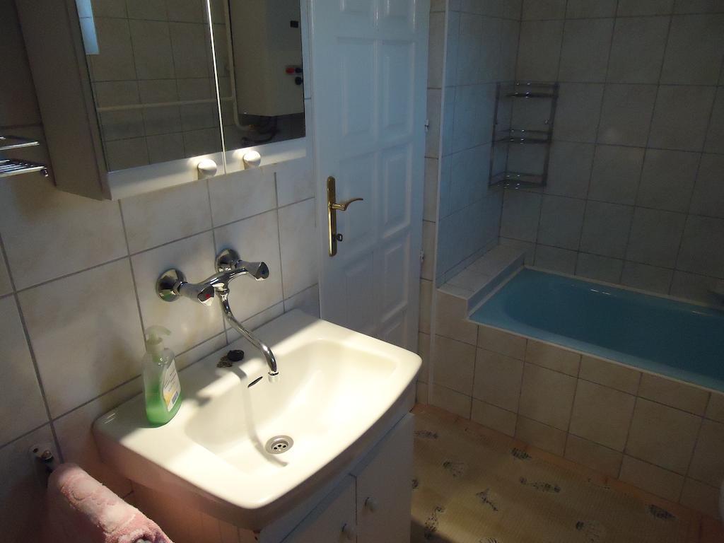 Szivarvany Apartman 久洛 客房 照片