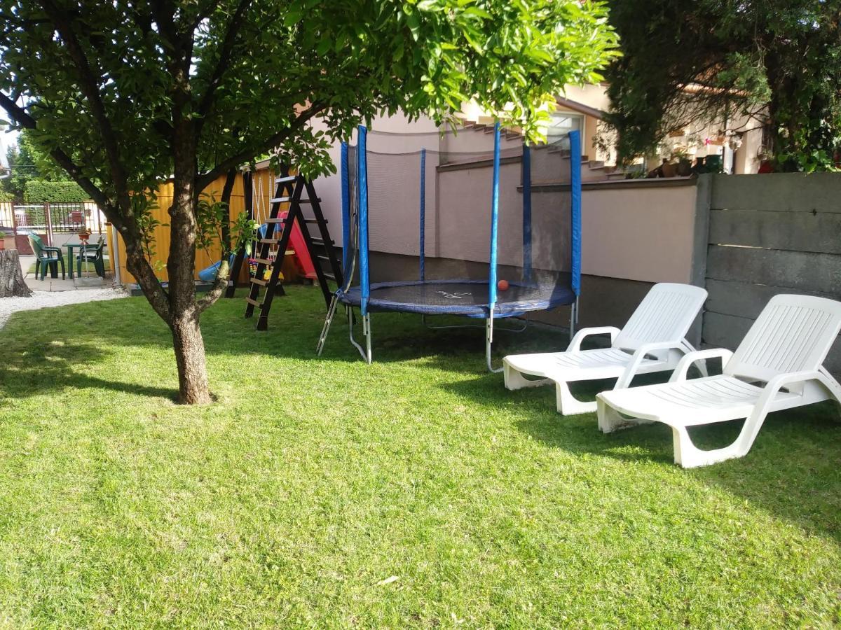 Szivarvany Apartman 久洛 外观 照片