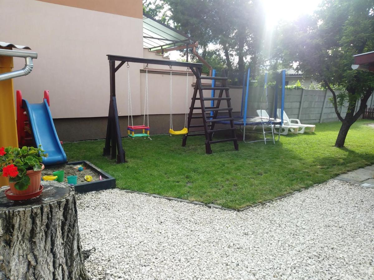 Szivarvany Apartman 久洛 外观 照片